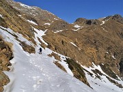02 Neve da tracciare sul sentiero di Val Serrada